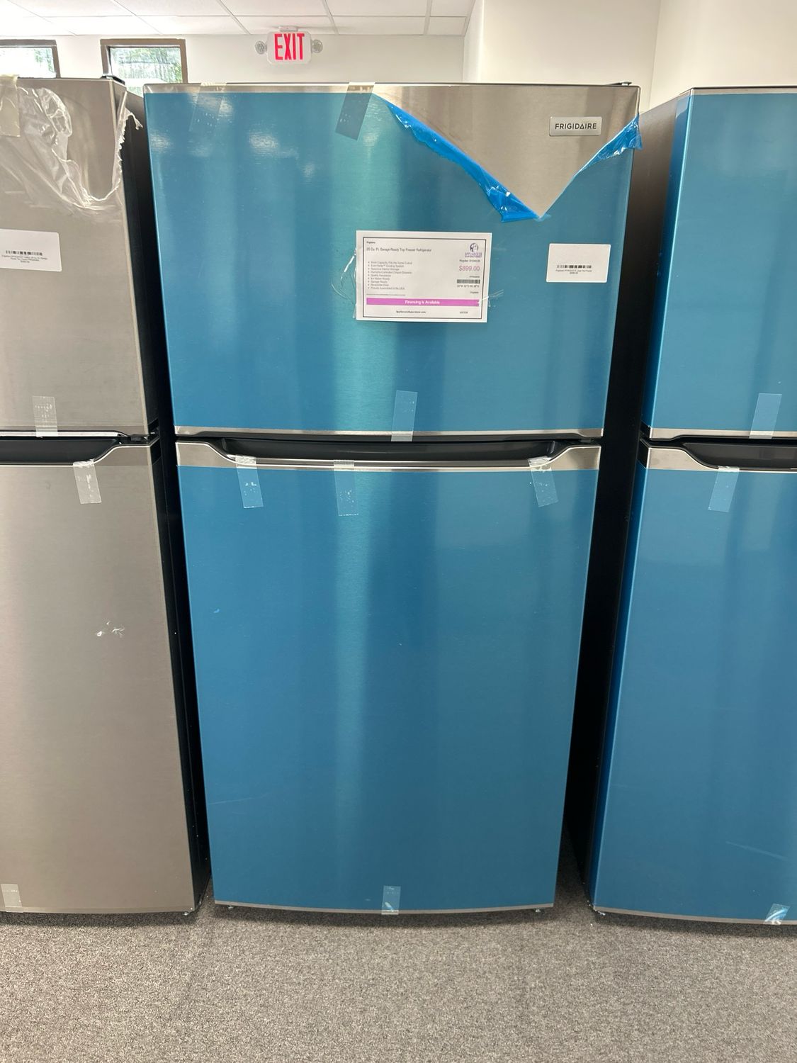 Frigidaire FFTR2045VS 20.0 Cu. Ft. Top Freezer Refrigerator