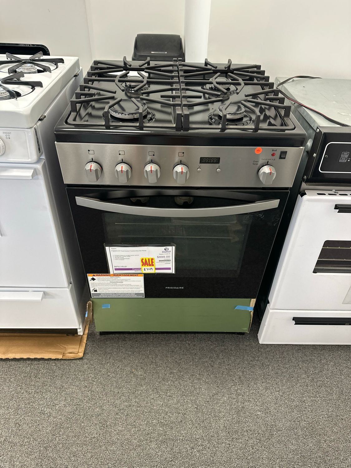 Frigidaire FFGH2422US 24 in. 1.9 cu. ft. Freestanding Gas Range with Manual Clean in Stainless Steel Model  S&amp;D