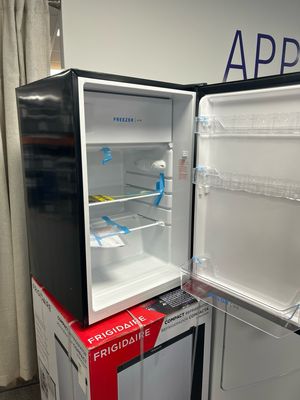 Frigidaire 4.5 Cu. Ft. Compact Dorm Refrigerator FFPE4533UM Mini Fridge