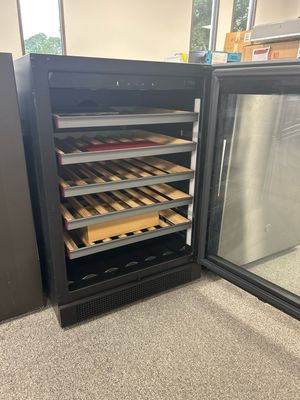 NEW Vintec 41 Bottle Single-Zone Wine Cabinet