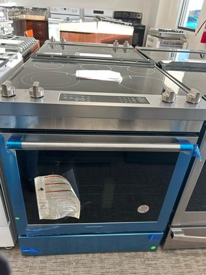 Maytag MES8800PZ 30-Inch Wide Slide-In Electric Range With Air Fry - 6.4 Cu. Ft.