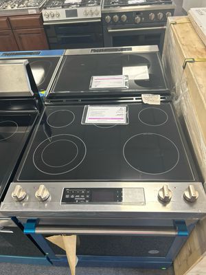 Maytag MES8800PZ 30-Inch Wide Slide-In Electric Range With Air Fry - 6.4 Cu. Ft.