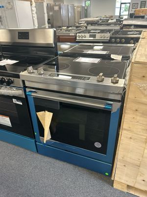 Maytag MES8800PZ 30-Inch Wide Slide-In Electric Range With Air Fry - 6.4 Cu. Ft.