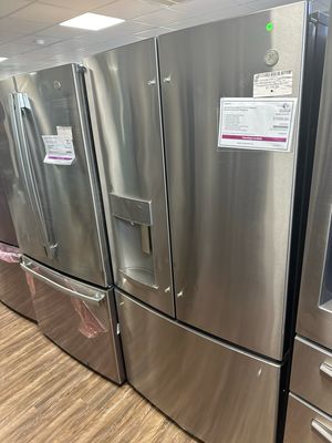 GE GFE28GYNFS French Door Refrigerator  27.7 Cu. Ft. Fingerprint Resistant SS LED