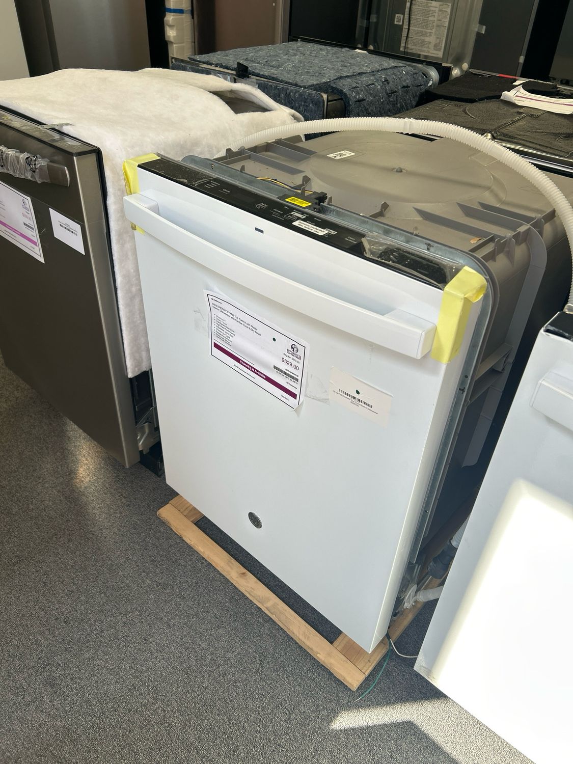 GE GDT550PGRWW  Top Control Built-in Dishwasher