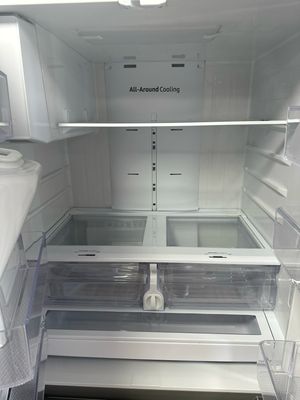 Samsung RF27T5201SR 27-cu ft French Door Refrigerator with Ice Maker Fingerprint Resistant Stainless Steel