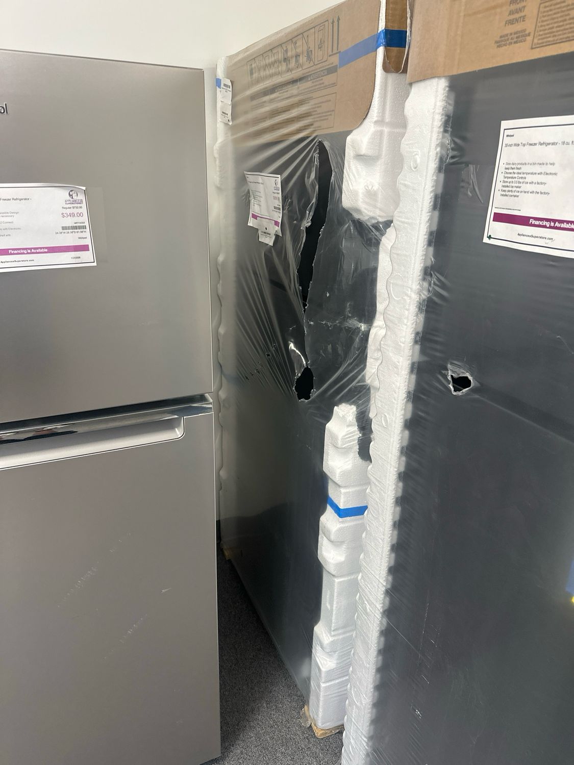 Whirlpool WRT311FZDB 33" Top Freezer 20CF