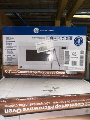 GE GCST07N1WWW  0.7CF Countertop Microwave