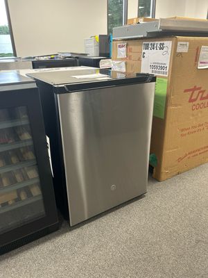 GE GCE06GSHSB Compact Refrigerator 5.6CF Compact Refrigerator/Freezer