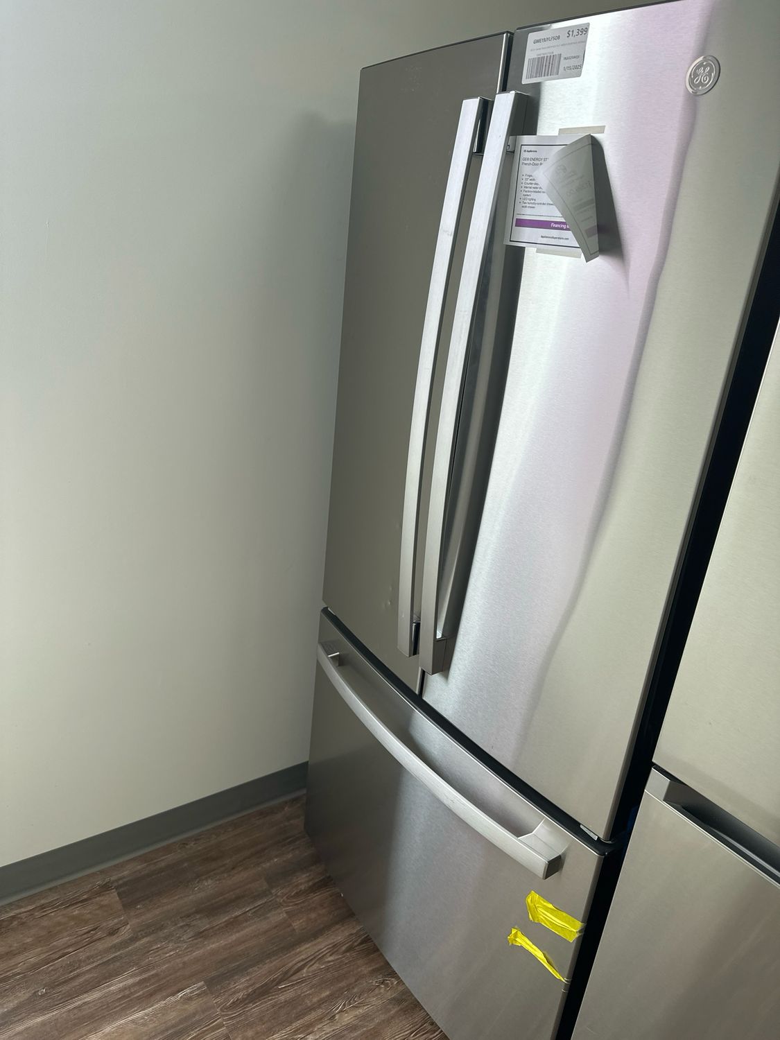 GE 33" Counter Depth GWE19JYLFS 19 CF  FRENCH DOOR NON DISPENSE