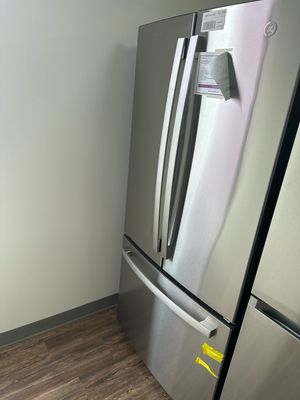 GE 33" Counter Depth GWE19JYLFS 19 CF  FRENCH DOOR NON DISPENSE
