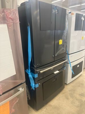Cafe CGE29DP3TD1  28.7 Cu. Ft. Smart 4-Door French-Door Refrigerator