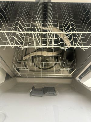GE GDF460PGTWW Dishwasher with Front Controls