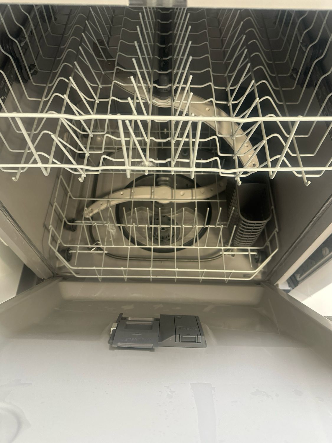 GE GDF460PGTWW Dishwasher with Front Controls