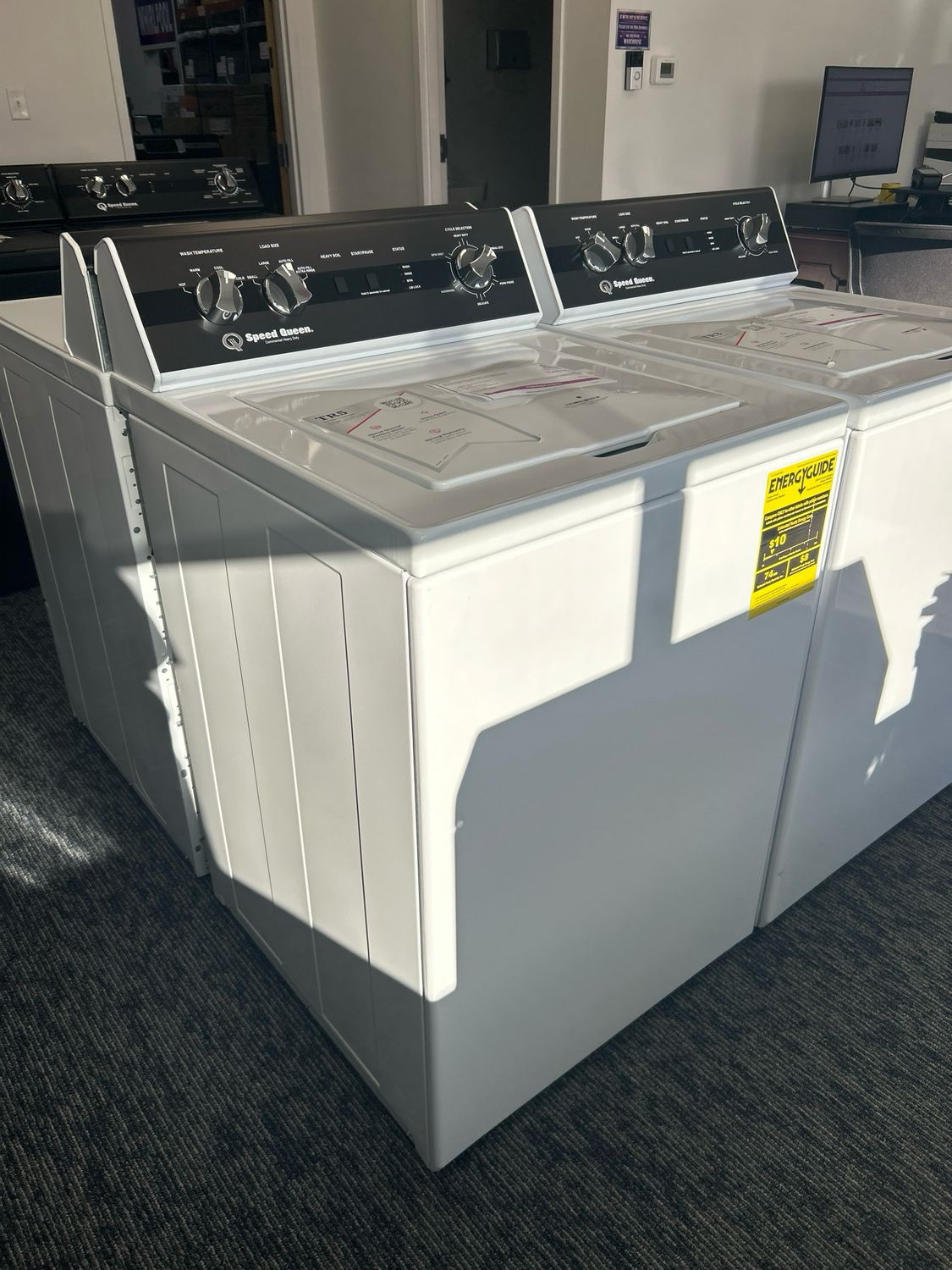 Speed Queen TR5006WN Delayed Lid-Lock Speed Queen TL Washer 6 Cycle, Rear Control