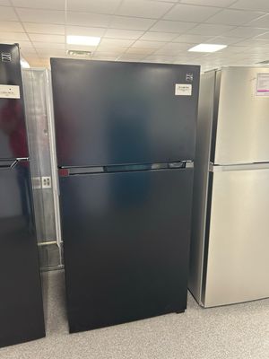 Kenmore KM4661339 33" 20.5 CU FT Top Freezer Refrigerator Black