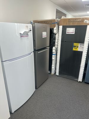 Whirlpool WRT112CZJZ 24-inch Wide Small Space Top-Freezer Refrigerator - 11.6 cu. ft.