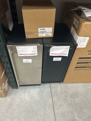 U-Line UCLR1215S00B Clr1215 15" Clear Ice Machine With Stainless Solid Finish, No (115 V/60 Hz Volts /60 Hz Hz)