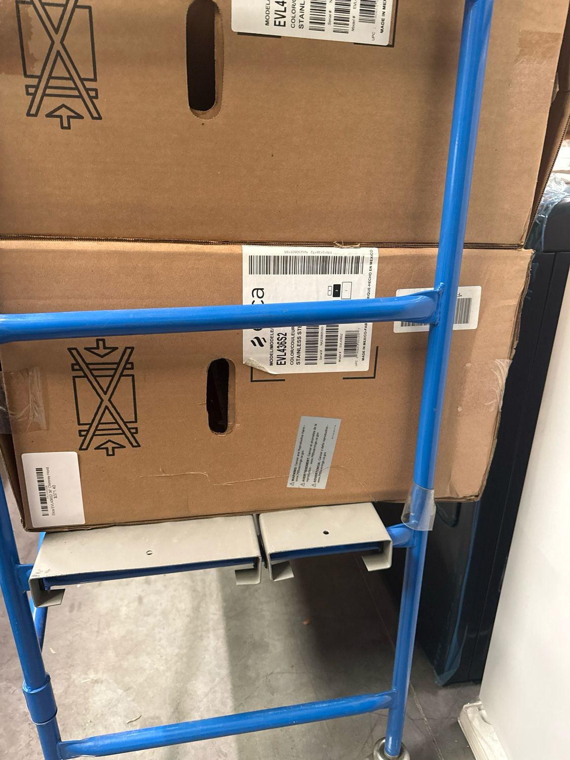 Elica EVL436S2 36" Chimney Hood