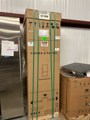 Fisher &amp; Paykel RS2484WLU1 24" Refrigerator