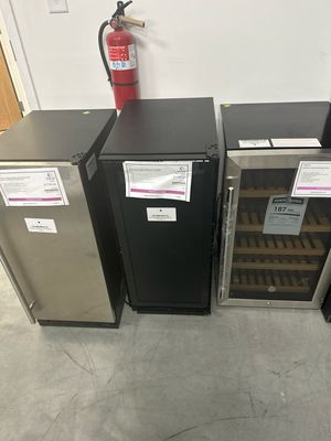 U-Line UHCP115IS81A Hcl115 / Hcp115 15" Clear Ice Machine With Integrated Solid Finish and Brightshield and Pump (115 V/60 Hz) U-Line UHCP115IS81A Hcl115 / Hcp115 15" Clear Ice Machine With Integrated Solid Finish and Brightshield and Pump (115 V/60 Hz)