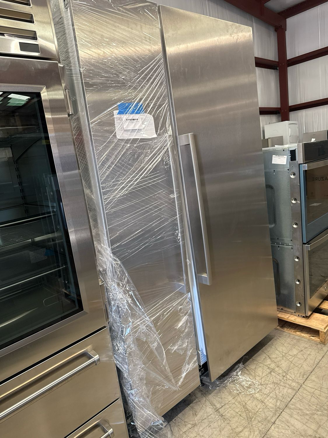 Bosch Benchmark Series B18IF905SP 18 Inch Panel Ready Built-In Smart All Freezer Column