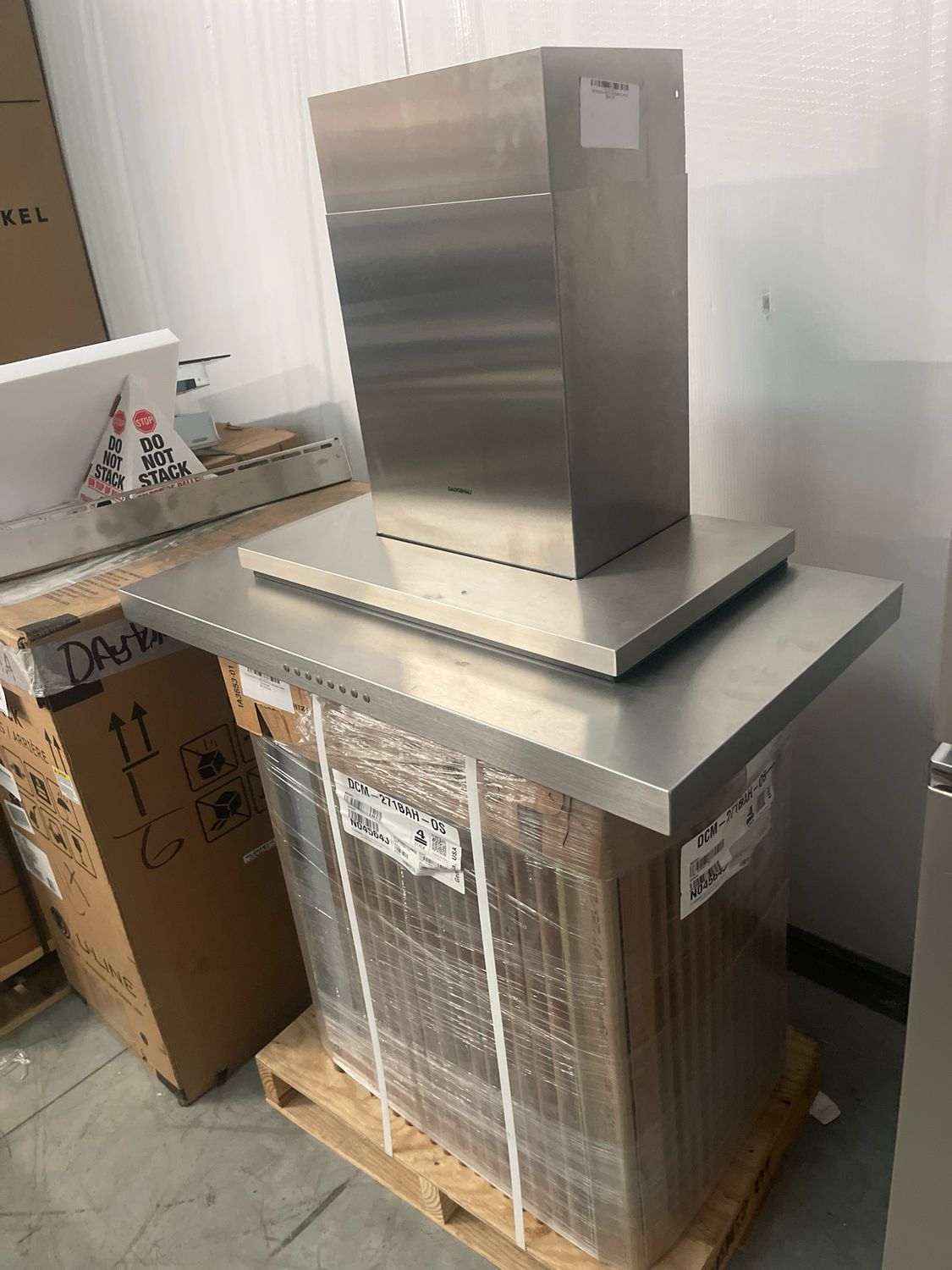 GAGGENAU AW23079036 36" WALL HOOD