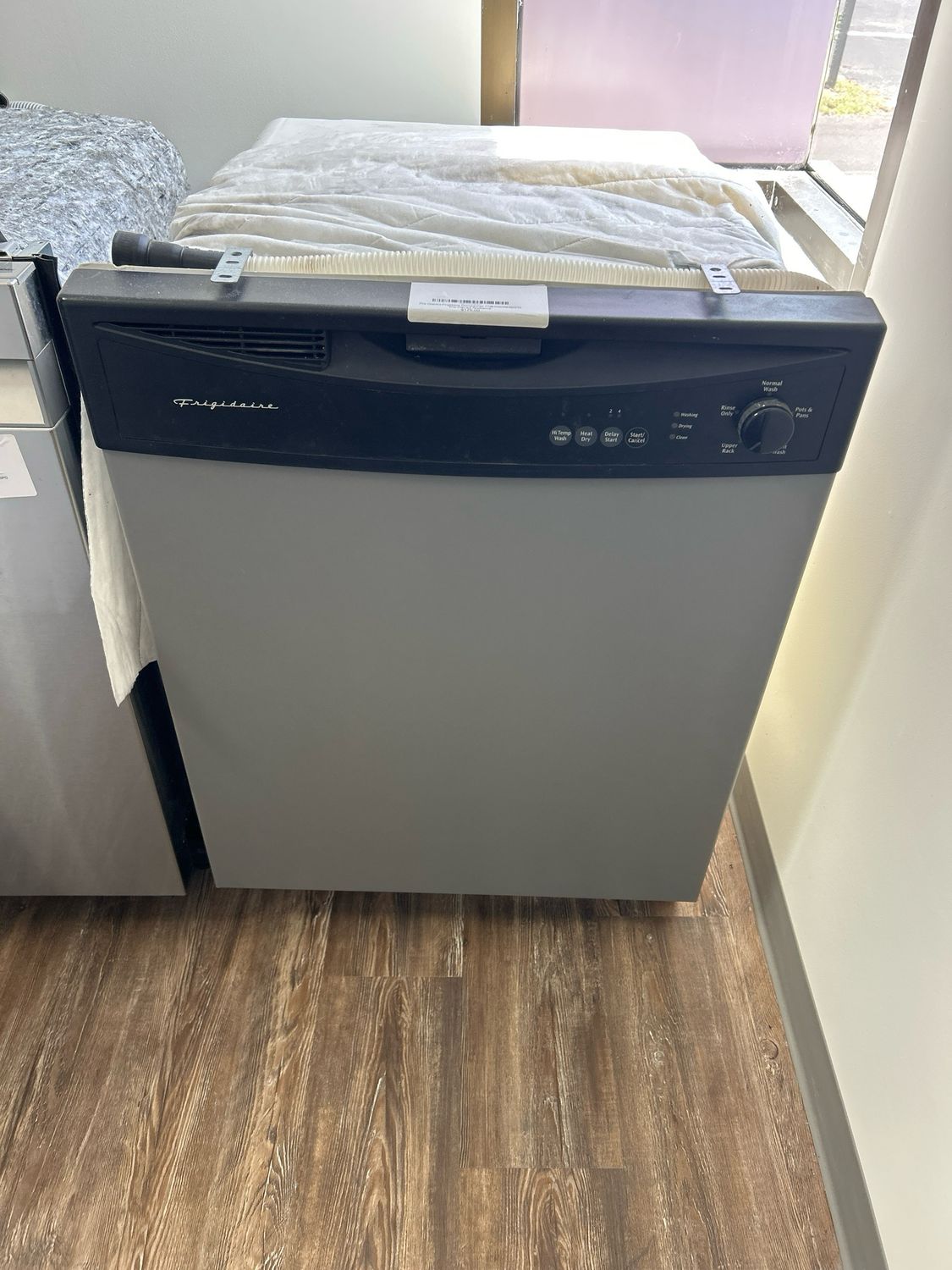 Pre Owned Frigidaire Dishwasher FDB1050REM4PO Pre-Owned Appliance