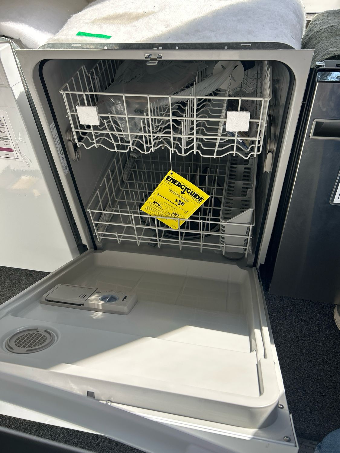 Amana ADB1400AMW Dishwasher with Triple Filter Wash System