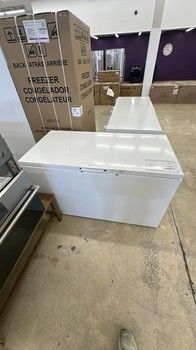 Frigidaire FFCL1542AW 14.8 Cu. Ft. Chest Freezer