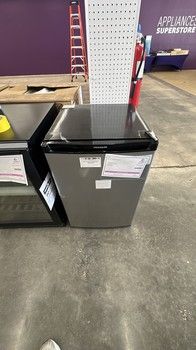 Frigidaire FFPE4533UM 5 Cu. Ft.  Dorm Refrigerator