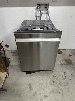 Pre Owned Samsung Dishwasher DW80R9950USPO Pre-Owned Appliance