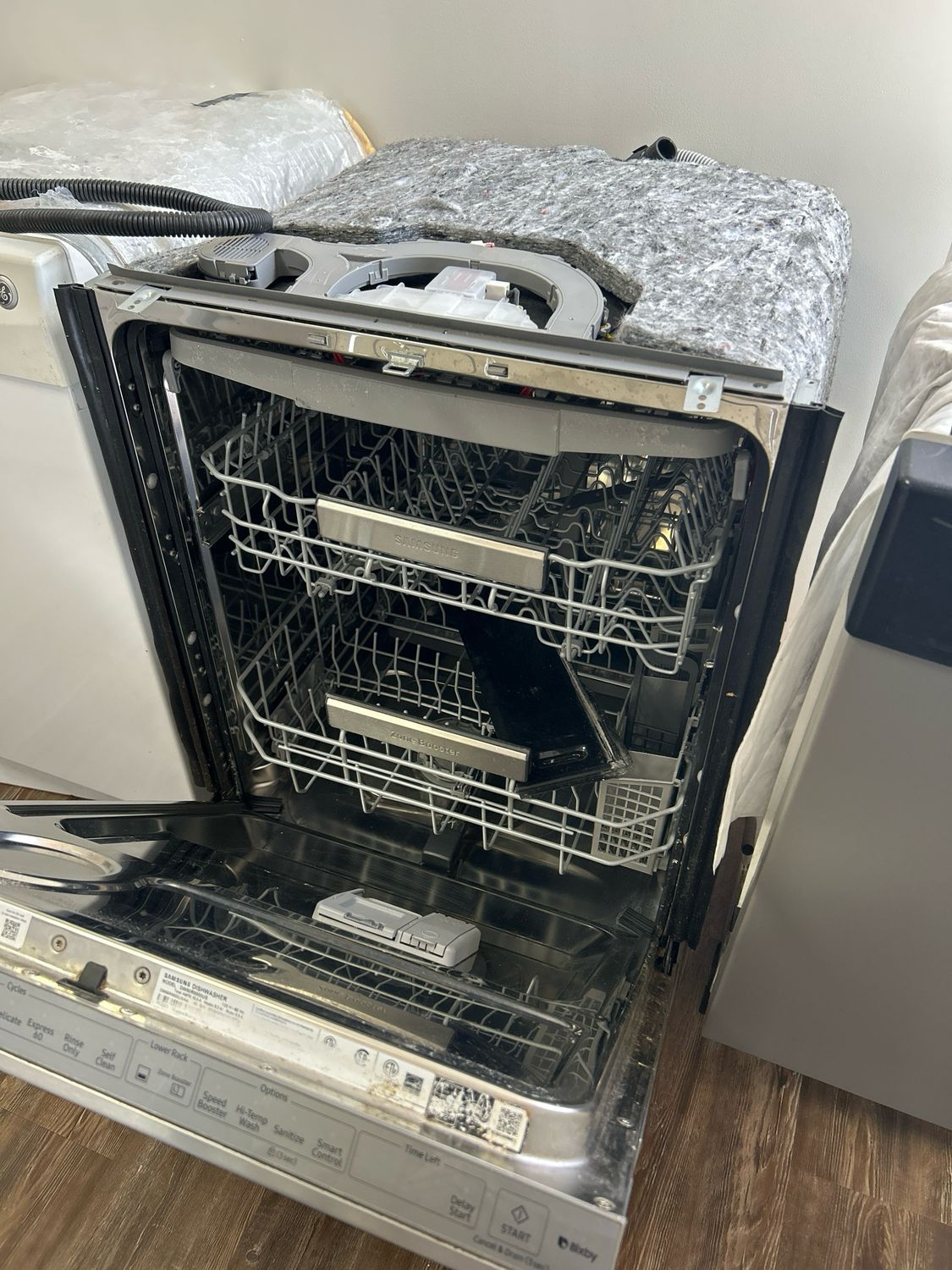 Pre Owned Samsung Dishwasher DW80R9950USPO Pre-Owned Appliance