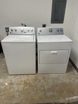 Pre Owned Kenmore Top Load Washer Electric Dryer Set 11022352511PO11065132411PO Pre-Owned Appliance