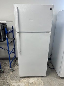 Pre Owned GE Refrigerator GIE18CTHGRWWPO Pre-Owned Appliance