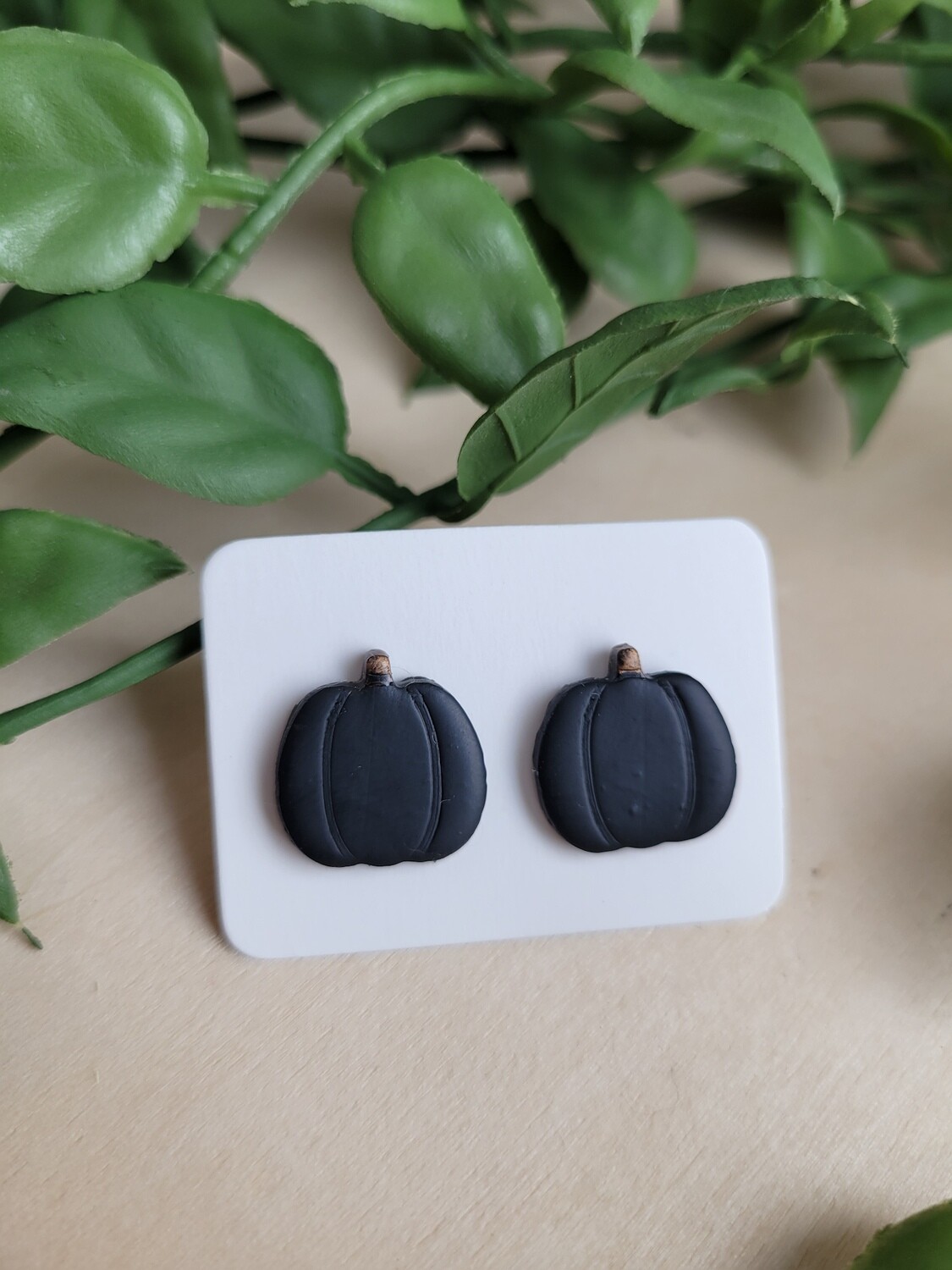 Pumpkin Studs