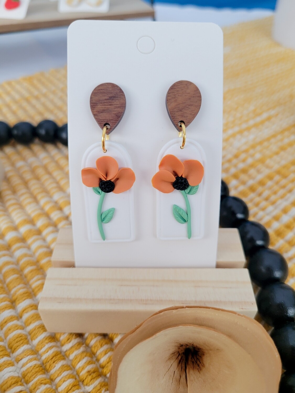 Poppy dangle