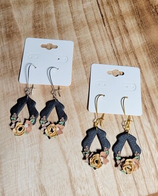 Dark Beauty Dangle