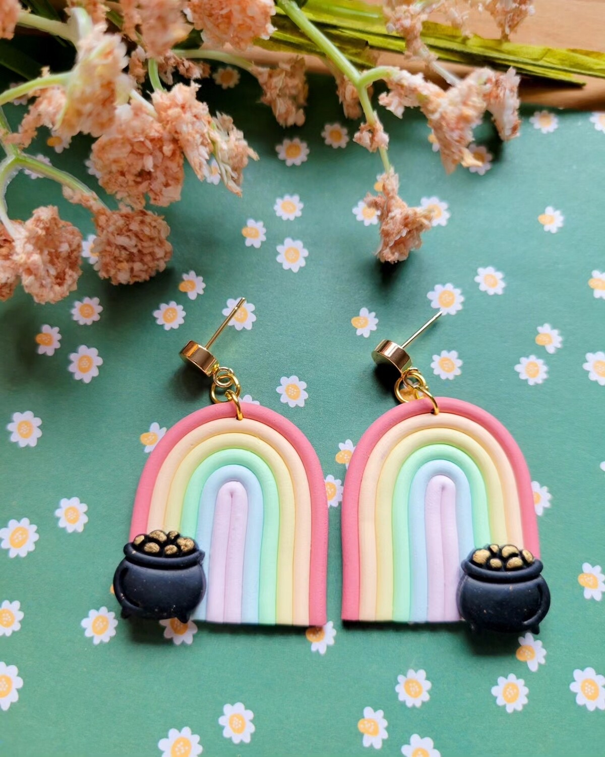Pastel Rainbow Dangle w/ Pot of Gold