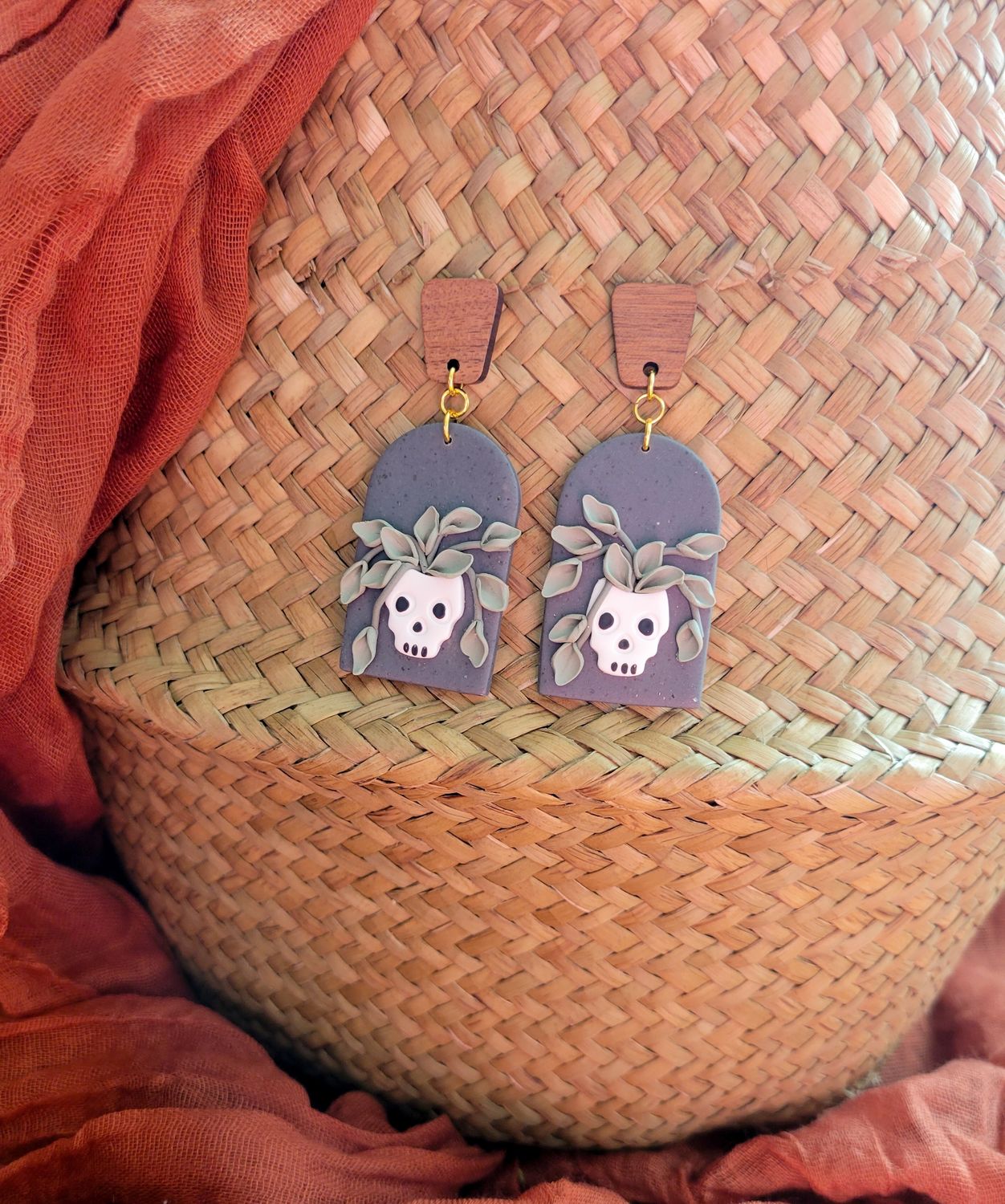 Pothos Skull Dangle