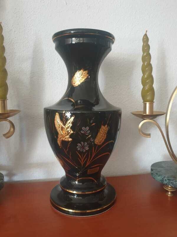 Precioso jarrón pintado a mano con oro de Ley