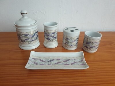 Precioso conjunto para baño de porcelana Sanbo
