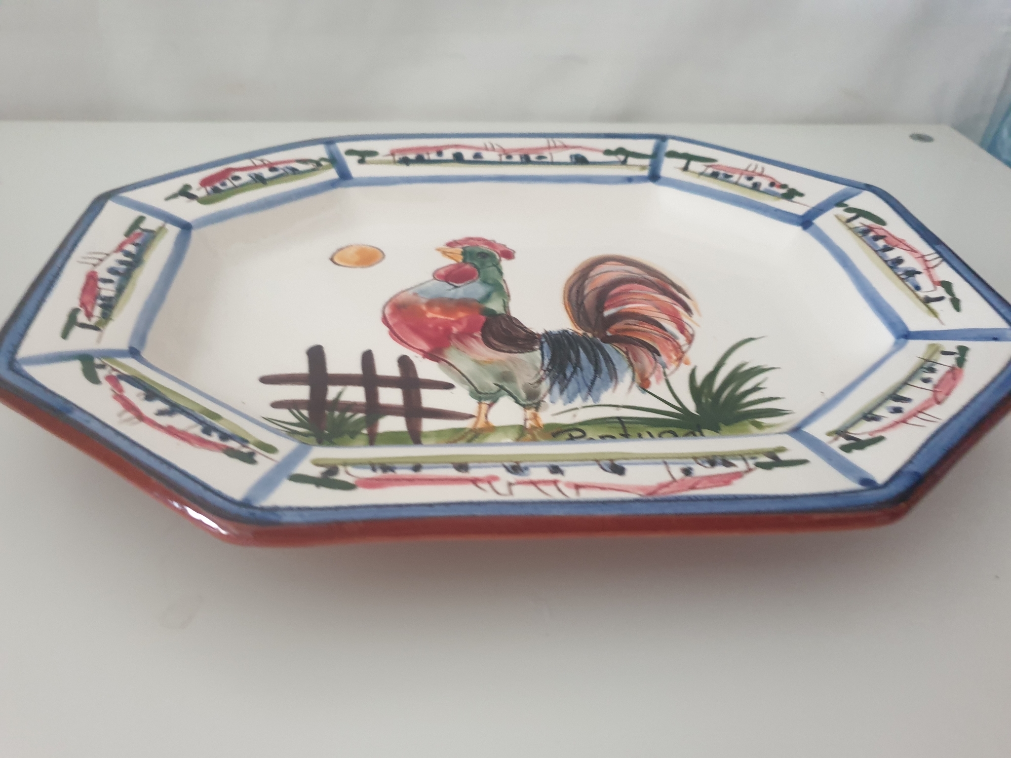 Plato de barro rústico, pintado a mano, Portugal
