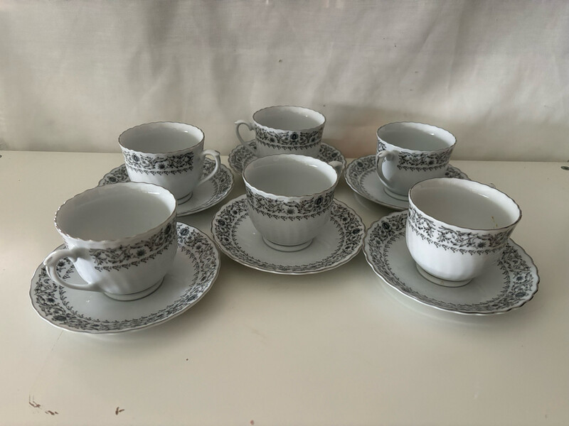 Juego de te/café de porcelana china, 6tazaz con 6platos.