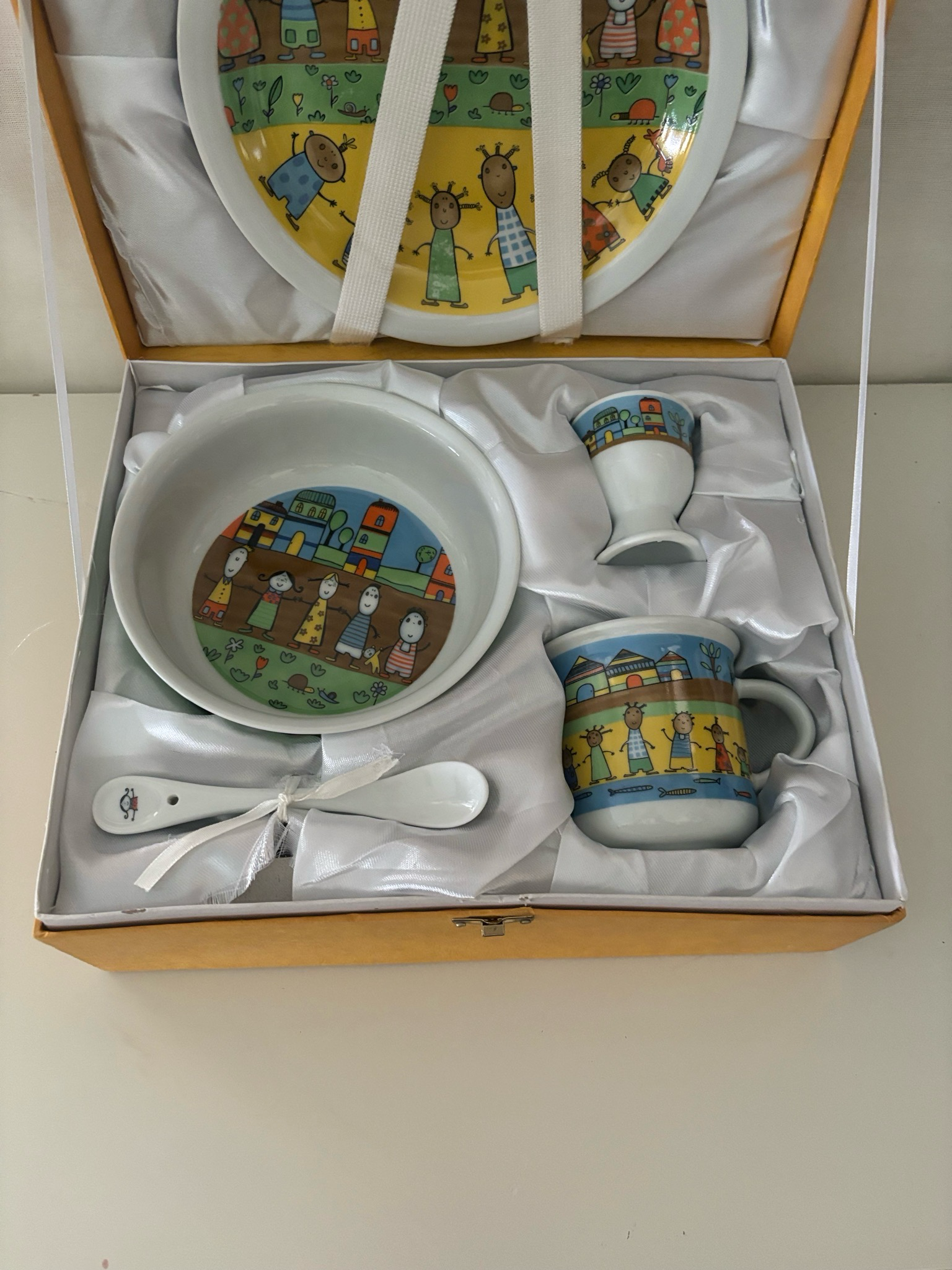Vajilla de porcelana para niños