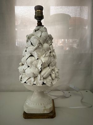 Lámpara de porcelana sobremesa, Manises