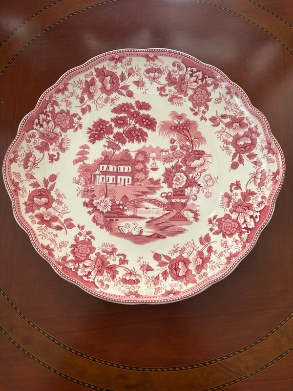 Plato llano, ondulado de colección "Empire" de San Claudio Asturias porcelana rosa