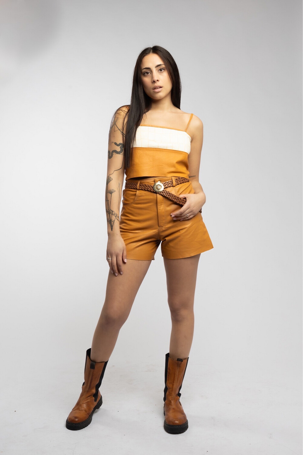 Short Caramelo