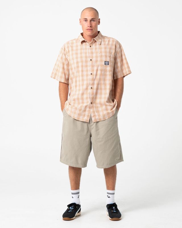 WORLDWIDE CURVED HEM S/S SHIRT - TOB