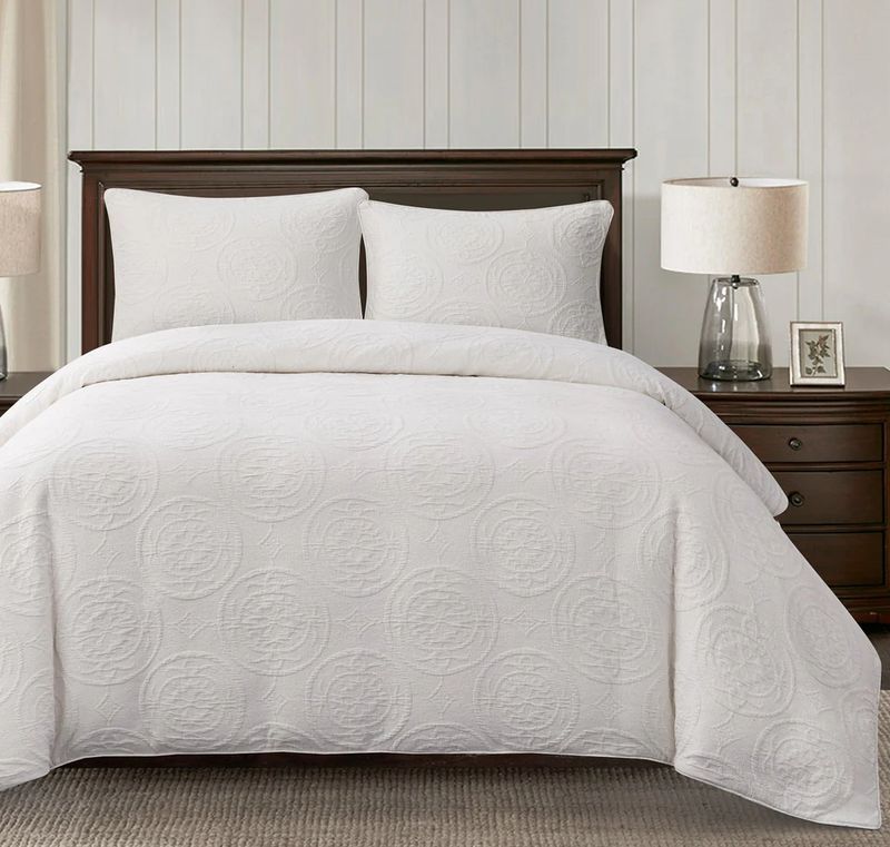 Verona Matelassé Comforter Set Super King Vintage White